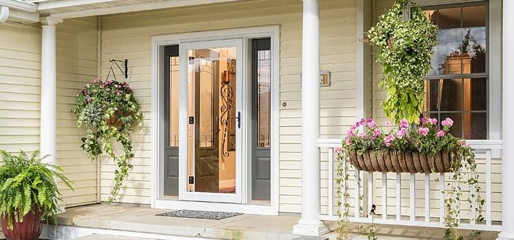 screen door installation in Salida